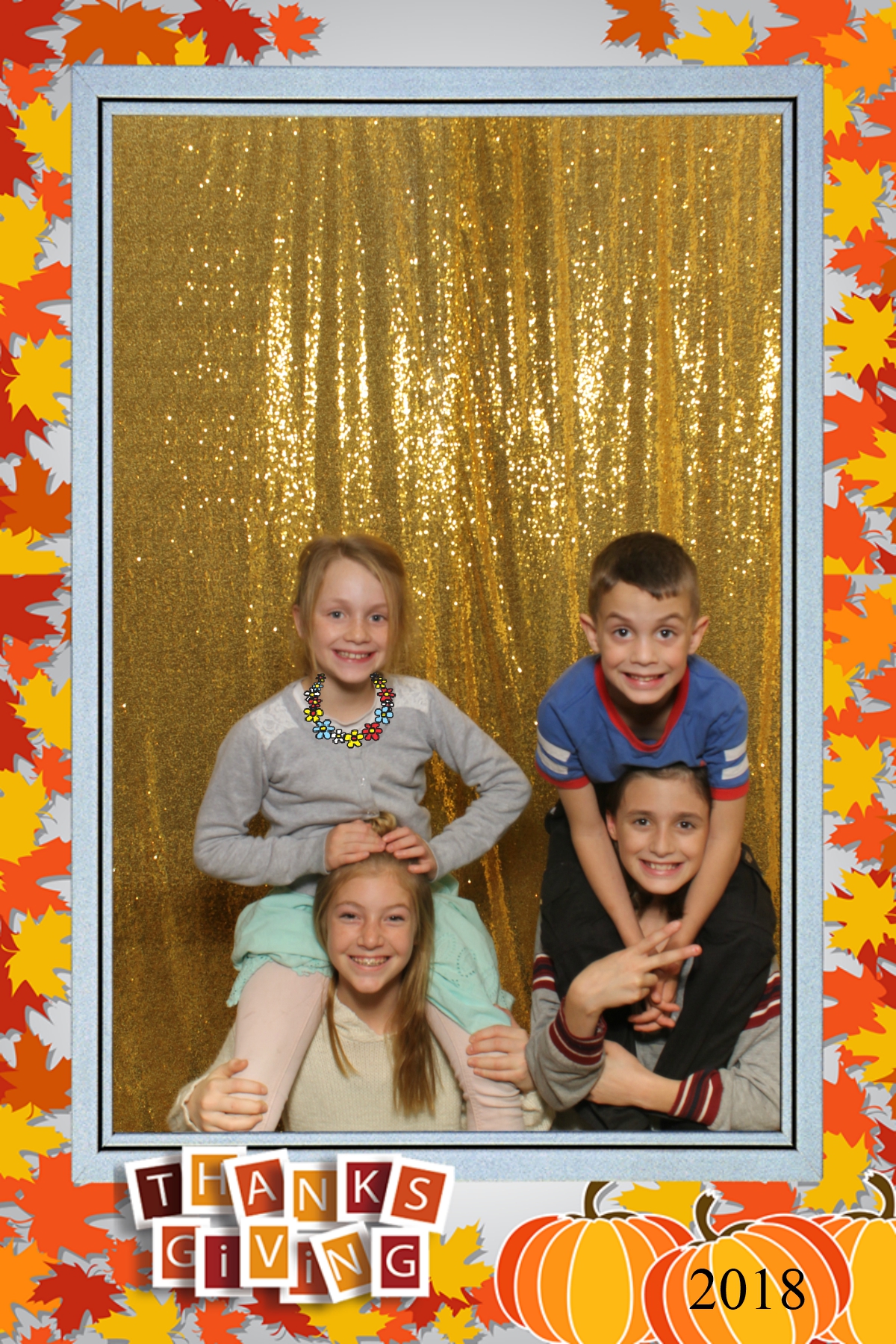 Thanksgiving 2018 | View more photos from the event at gallery.niknoxphotobox.com/u/NiKnox-Photo-Box/Thanksgiving-2018